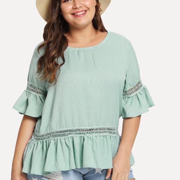 NEW 🌸Plus Ruffles Top🌸 - Picture 1 of 4